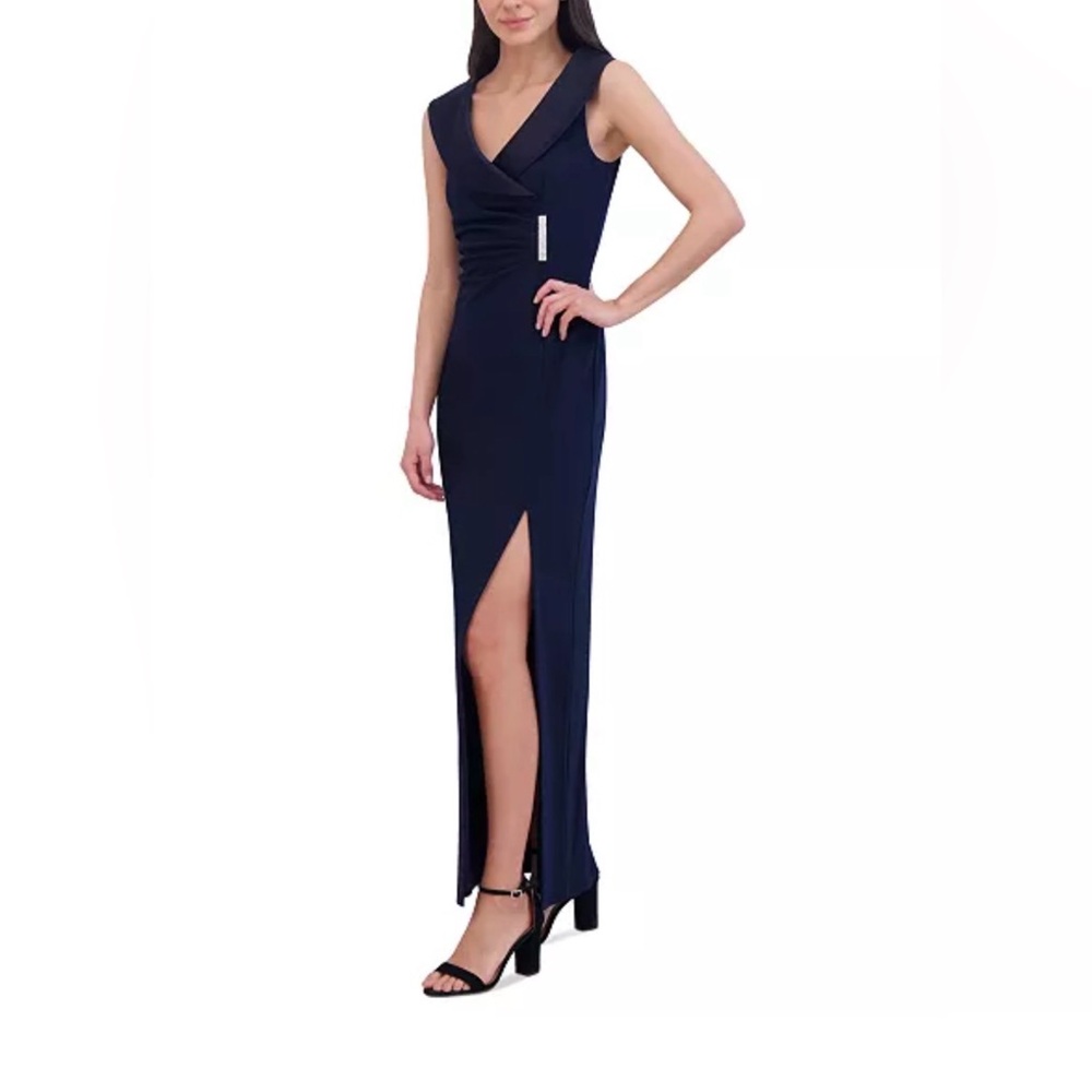 Jessica Howard
Petite Collared Side-Slit Long Gown - Picture 3 of 9